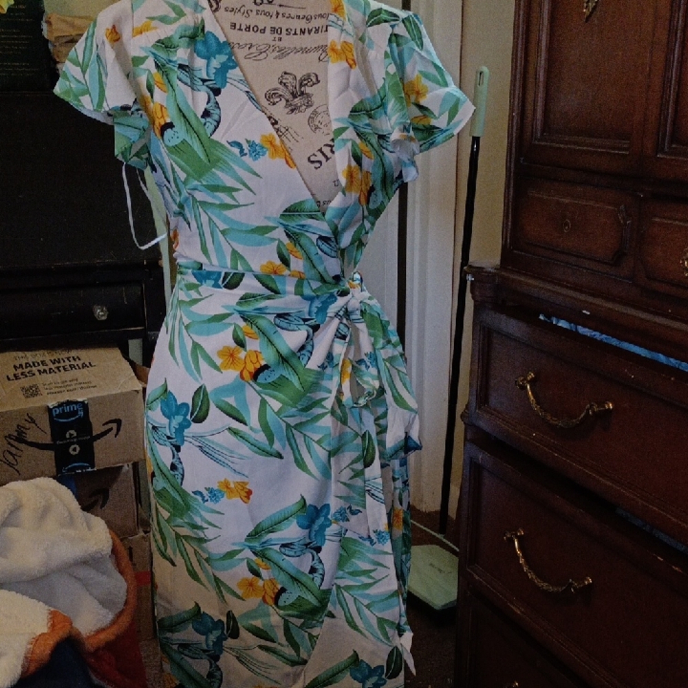 New Women Floral Wrap Dress - Green and Yellow Size M By Vine Tree
